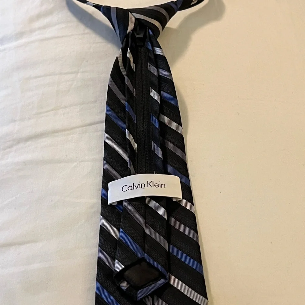 Calvin Klein Young Men's Black and Blue Striped Tie 100% Silk